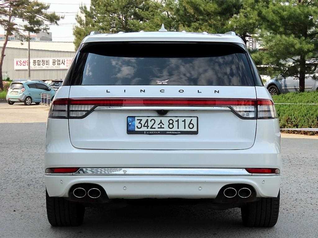 Lincoln Aviator - Vista 4