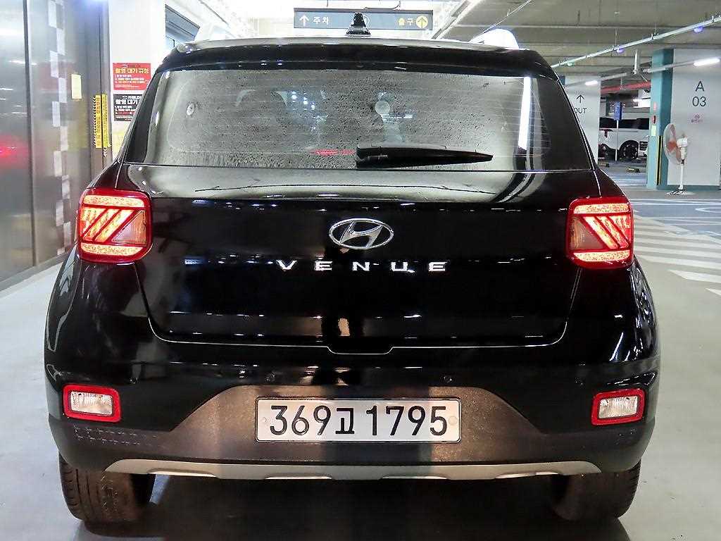 HYUNDAI Venue - Vista 5