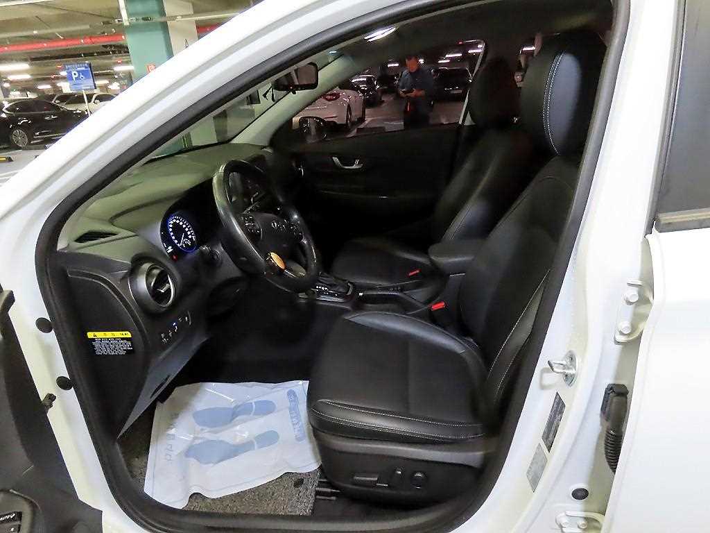 HYUNDAI Kona - Vista 6
