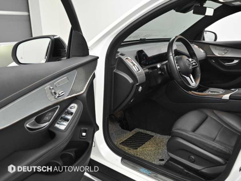 Mercedes Benz EQC - Vista 11