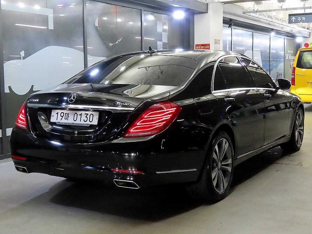 Mercedes Benz S Class - Vista 4