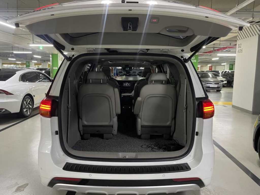 KIA Carnival - Vista 5
