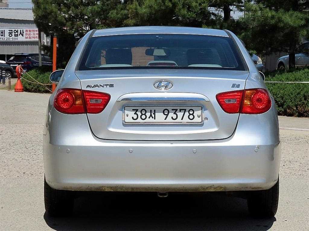 HYUNDAI Avante - Vista 4