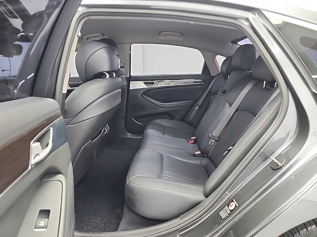 Genesis G80 - Vista 12