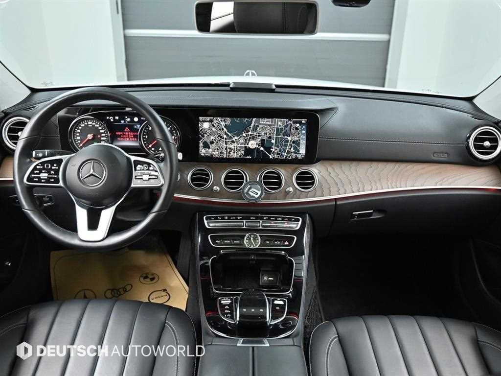 Mercedes Benz E class - Vista 7