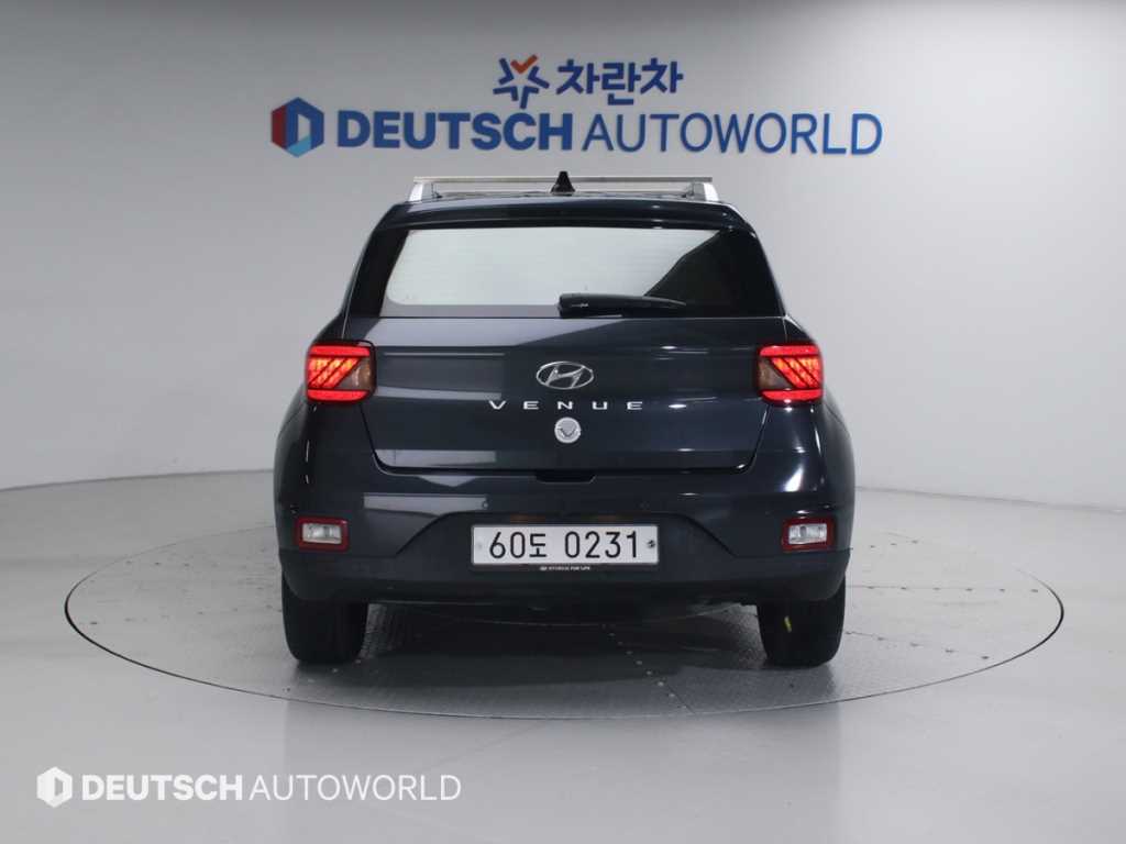 HYUNDAI Venue - Vista 4