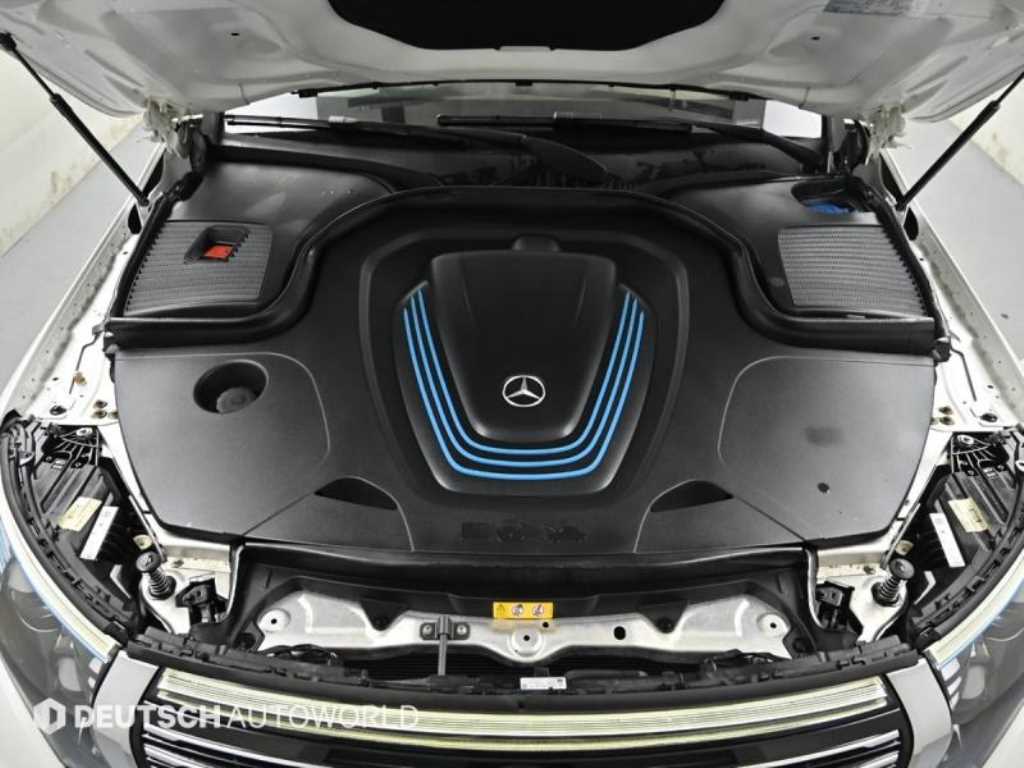 Mercedes Benz EQC - Vista 6