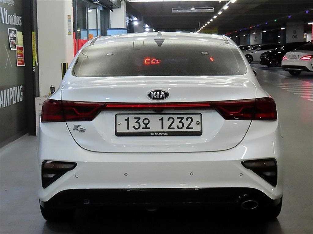 KIA K3 - Vista 5
