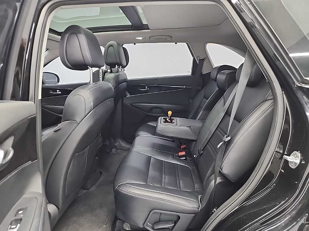 KIA Sorento - Vista 12