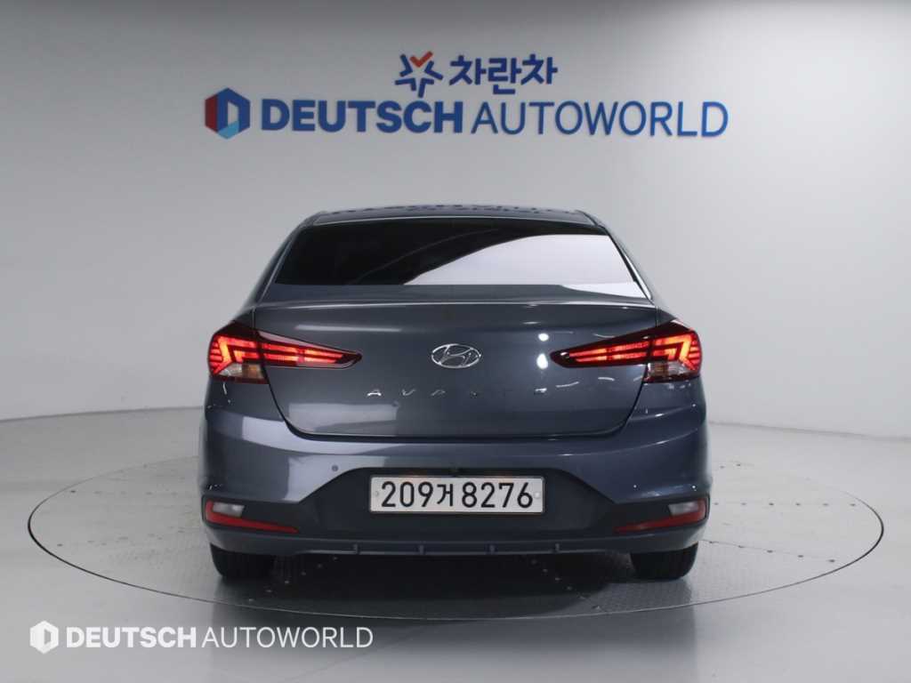 HYUNDAI Avante - Vista 4