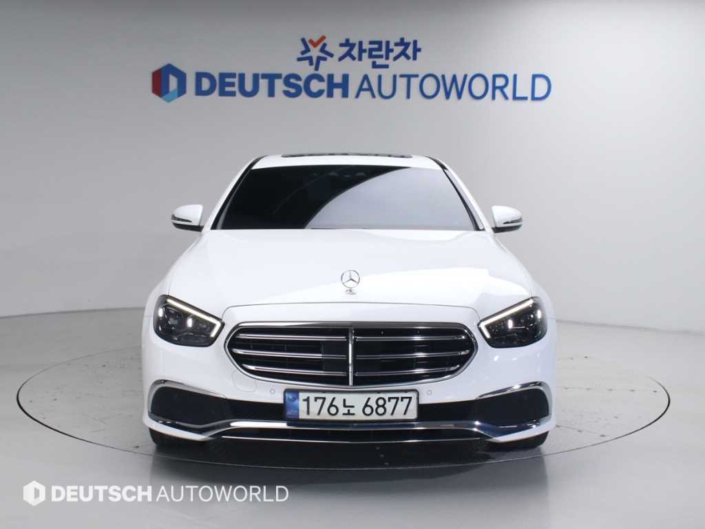 Mercedes Benz E class - Vista 4