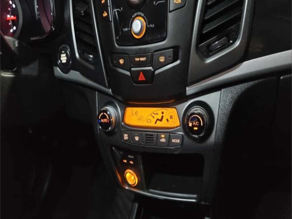 Ssangyong Korando - Vista 11