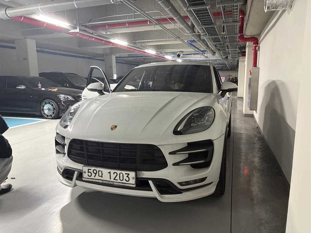 Porsche Macan - Vista 3