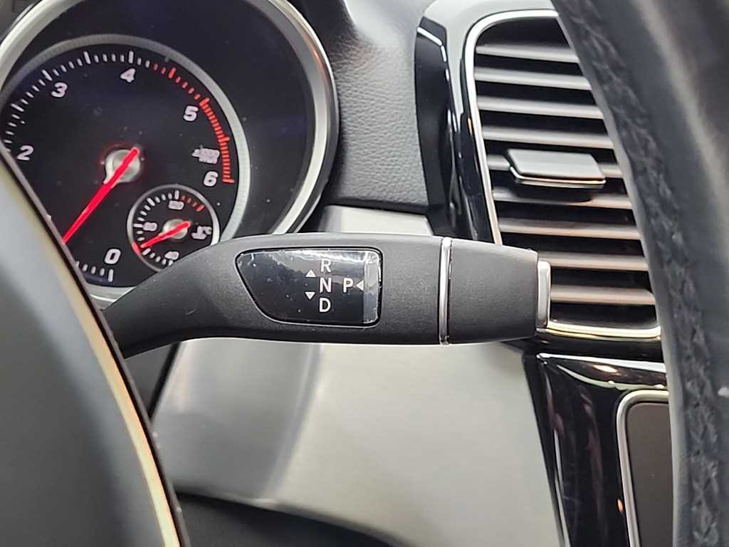 Mercedes Benz GLE Class - Vista 8