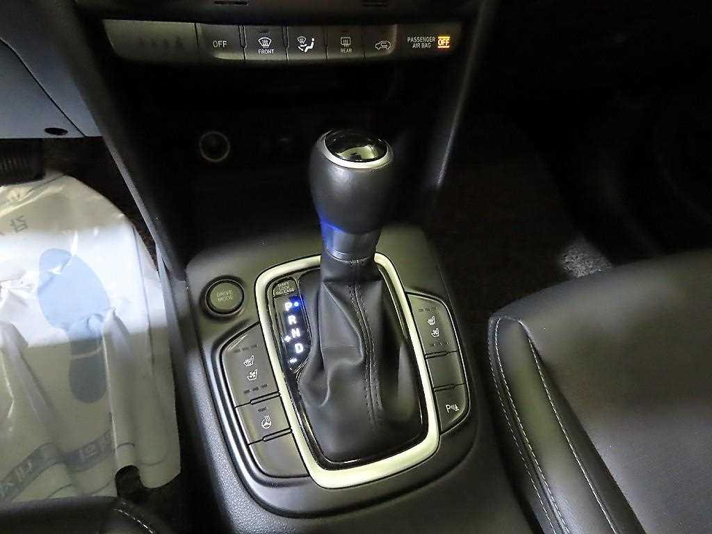 HYUNDAI Kona - Vista 12
