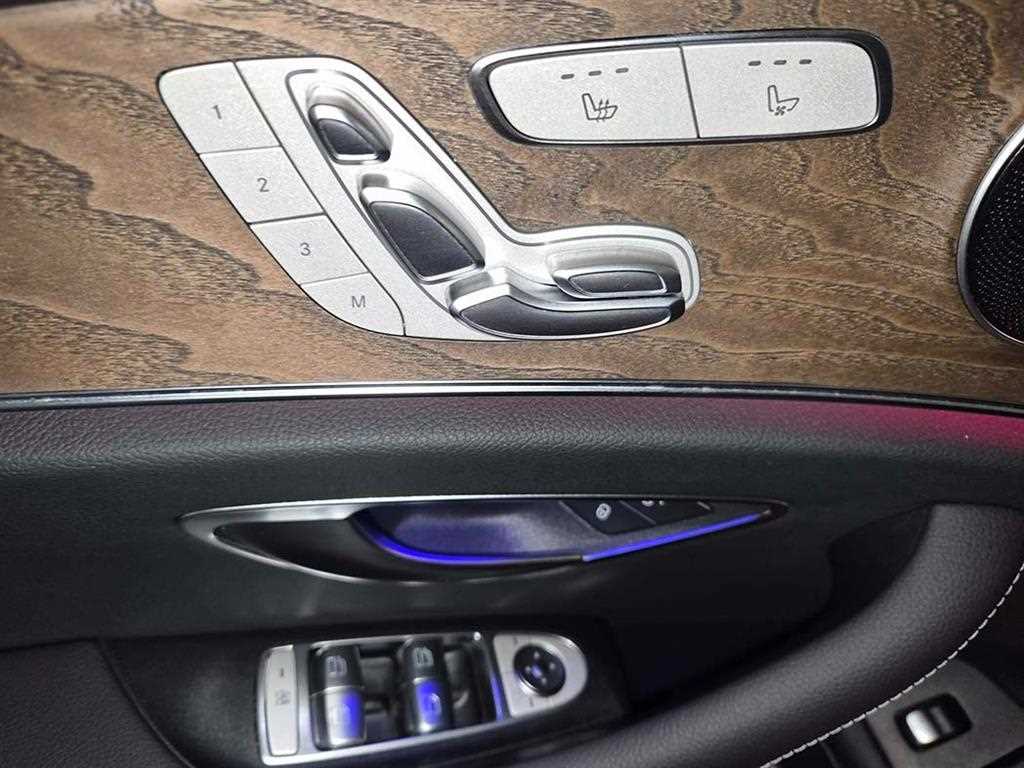 Mercedes Benz E class - Vista 12