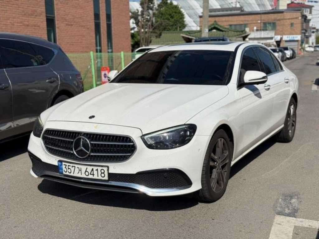 Mercedes Benz E class - Vista 2