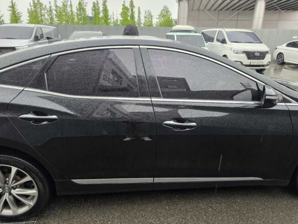 HYUNDAI Grandeur - Vista 4