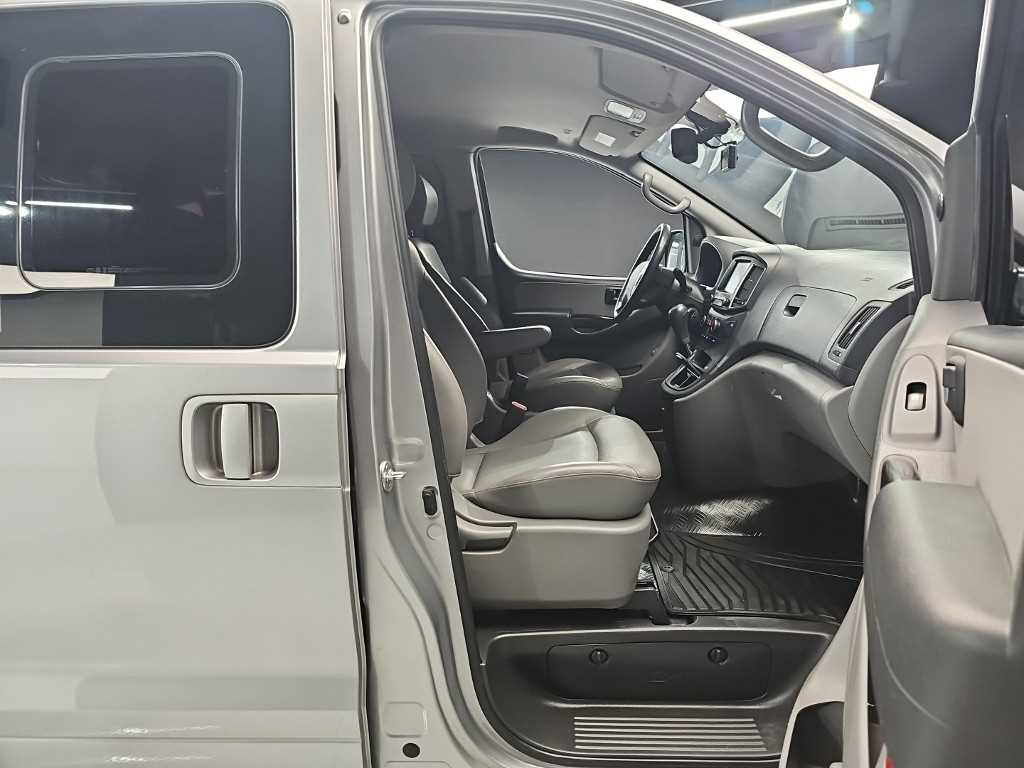 HYUNDAI Starex 2016 Plateado - Importación desde Corea - HF Imports Iquique - Foto 19