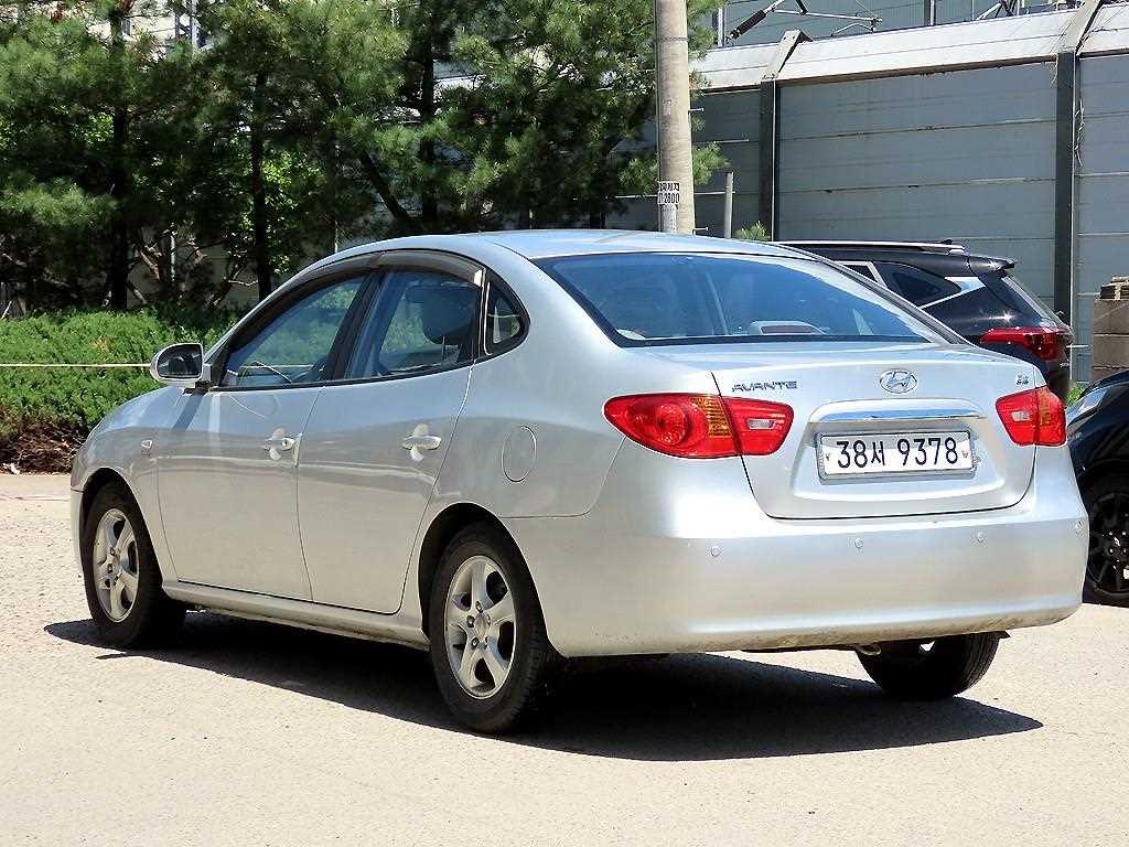 HYUNDAI Avante - Vista 3