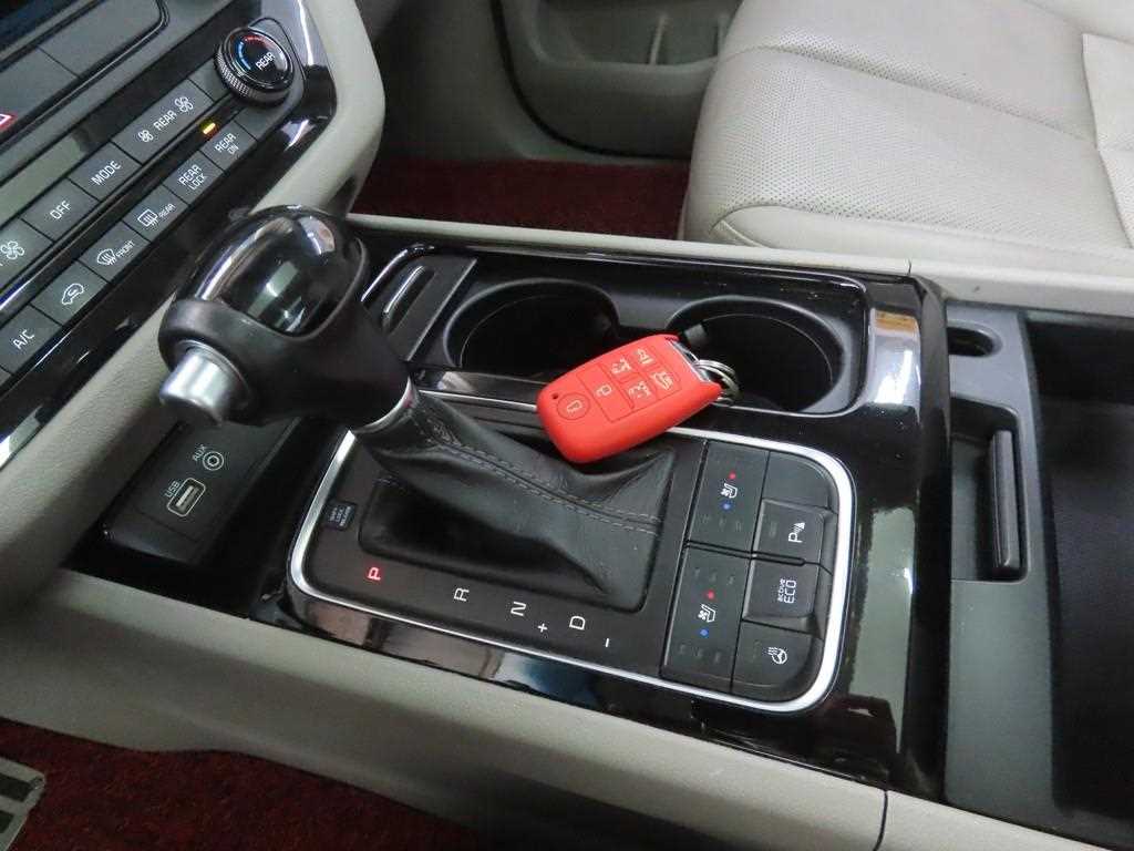 KIA Carnival 2015 Gris - Importación desde Corea - HF Imports Iquique - Foto 13