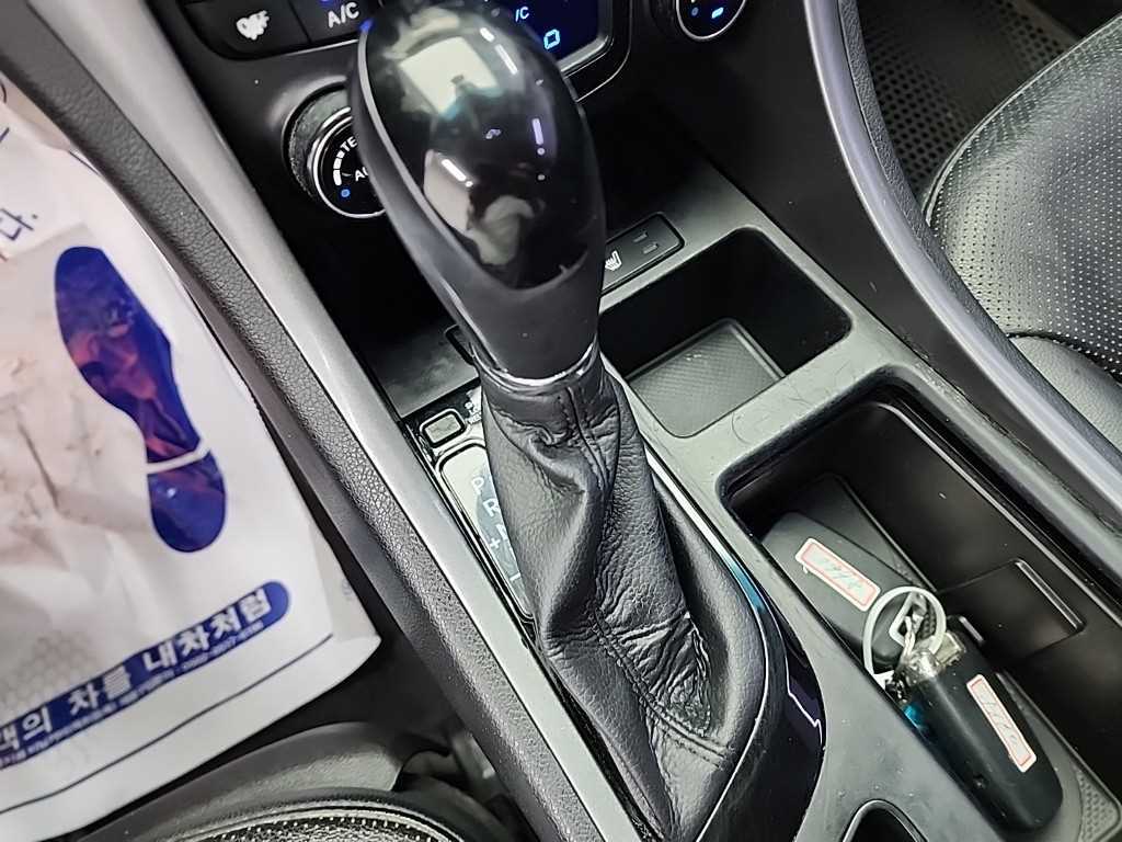 HYUNDAI Sonata - Vista 8