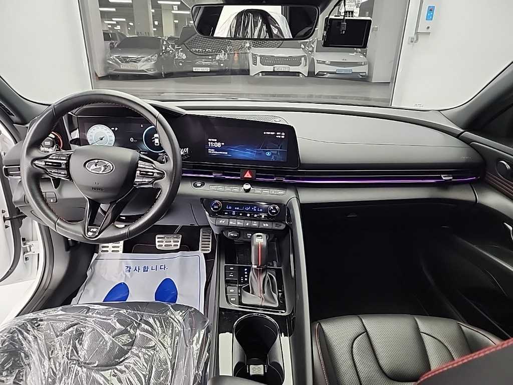 HYUNDAI Avante - Vista 3