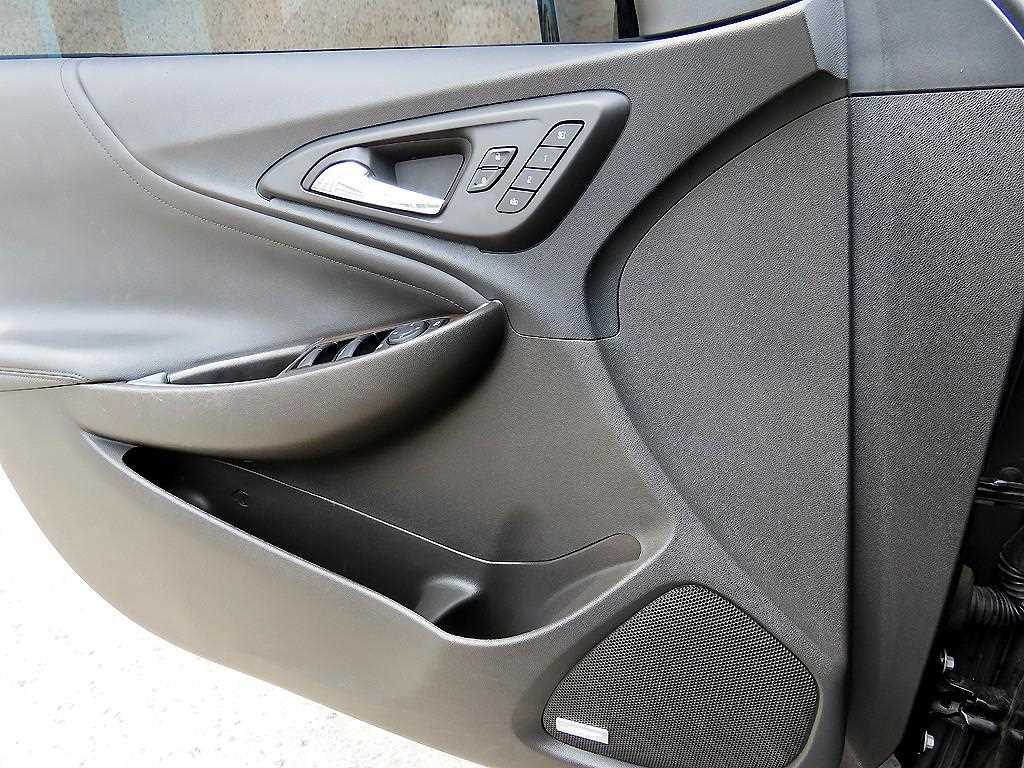 Chevrolet Malibu - Vista 11