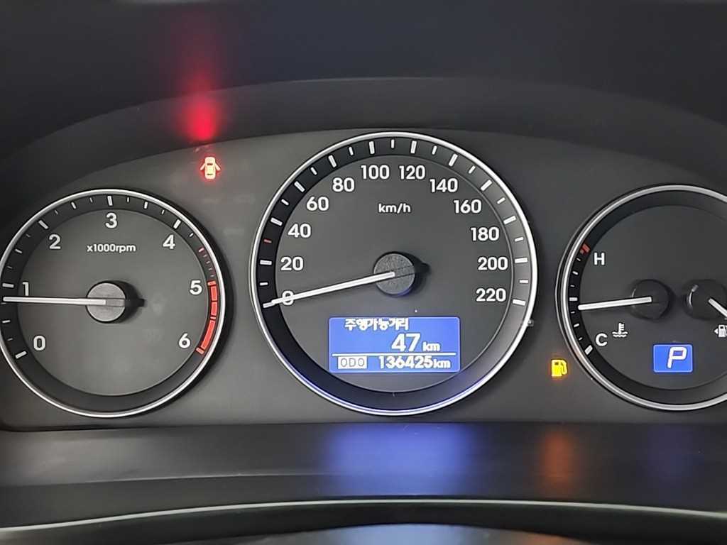 HYUNDAI Starex - Vista 6