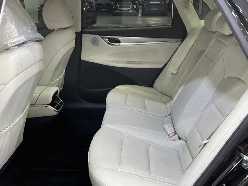 HYUNDAI Grandeur - Vista 7