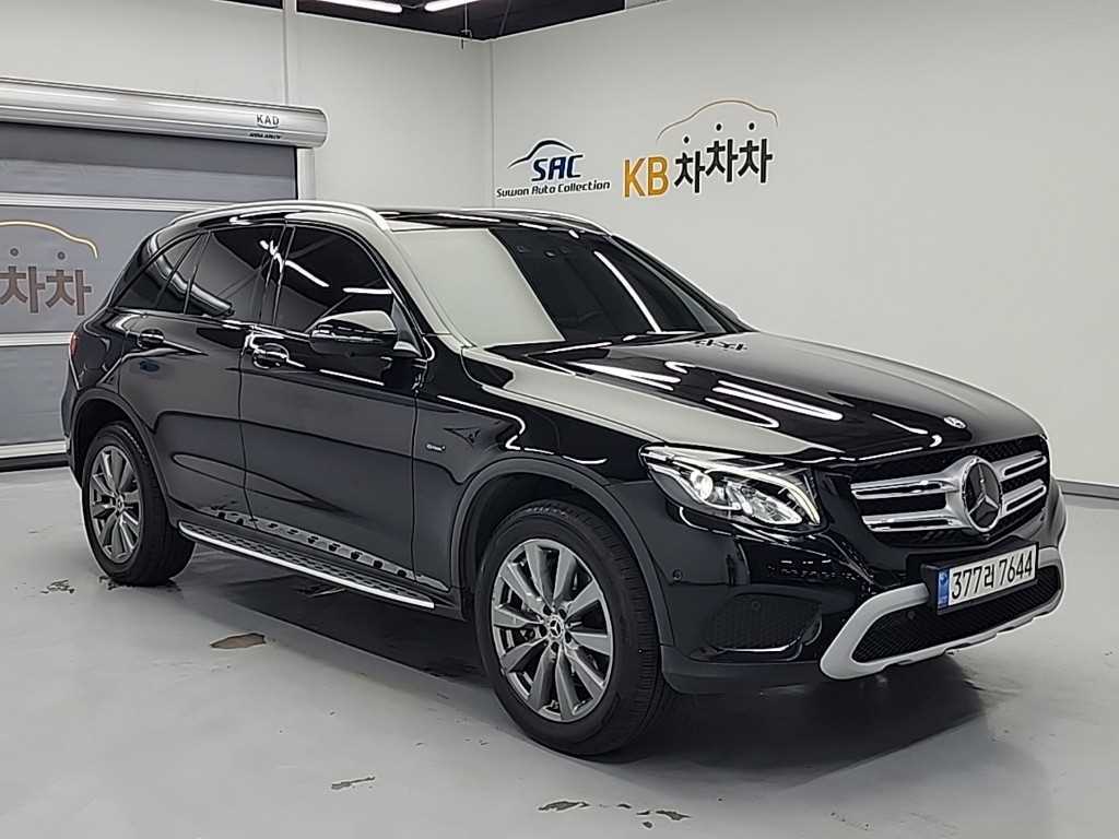 Mercedes Benz GLC Class - Vista 4