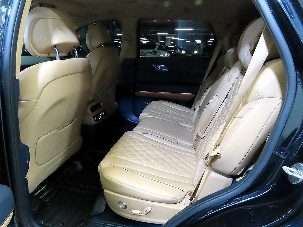 Genesis GV80 - Vista 7