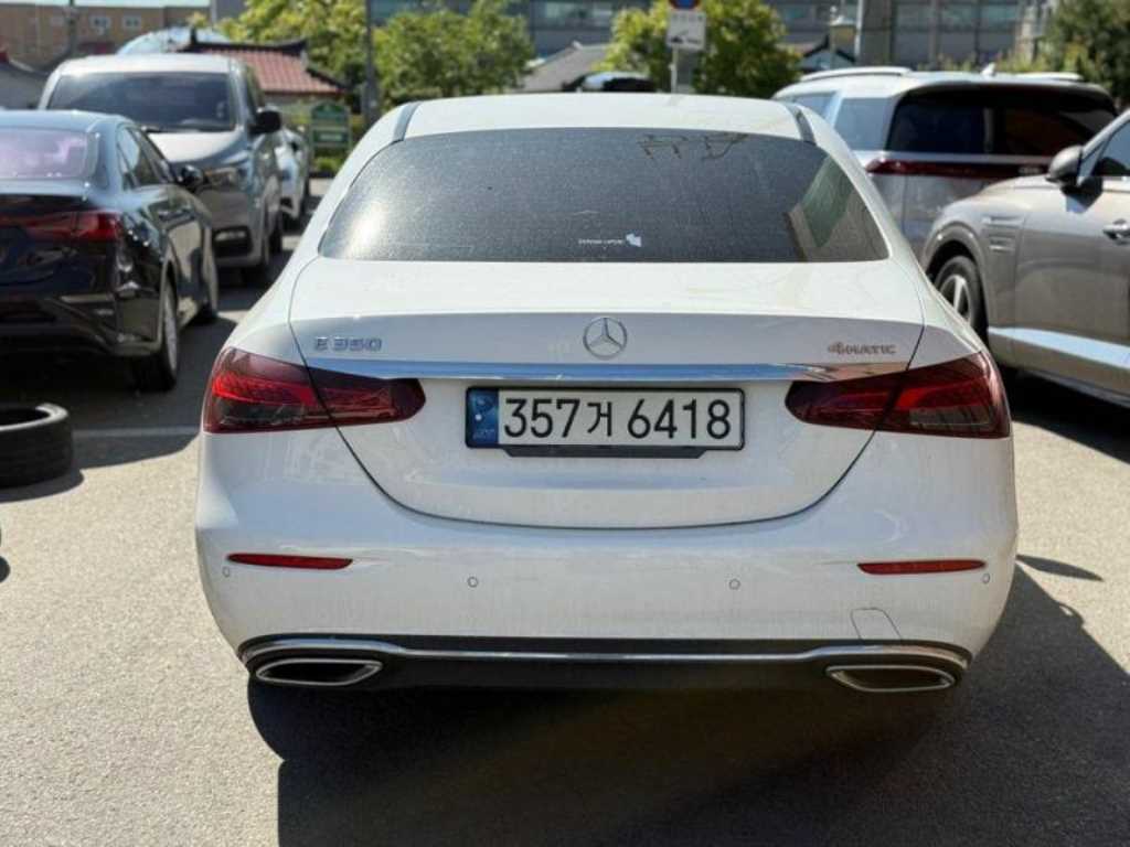 Mercedes Benz E class - Vista 3