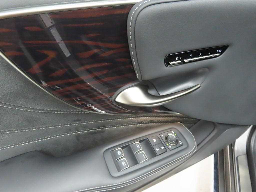 Lexus LS - Vista 9