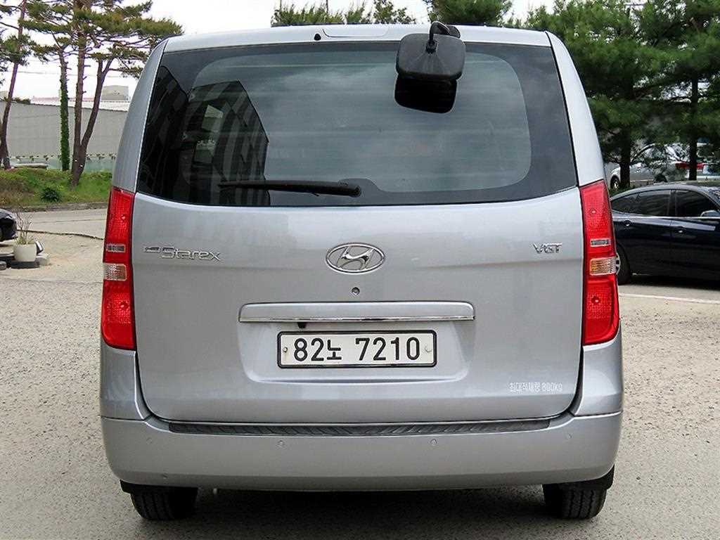 HYUNDAI Starex - Vista 4