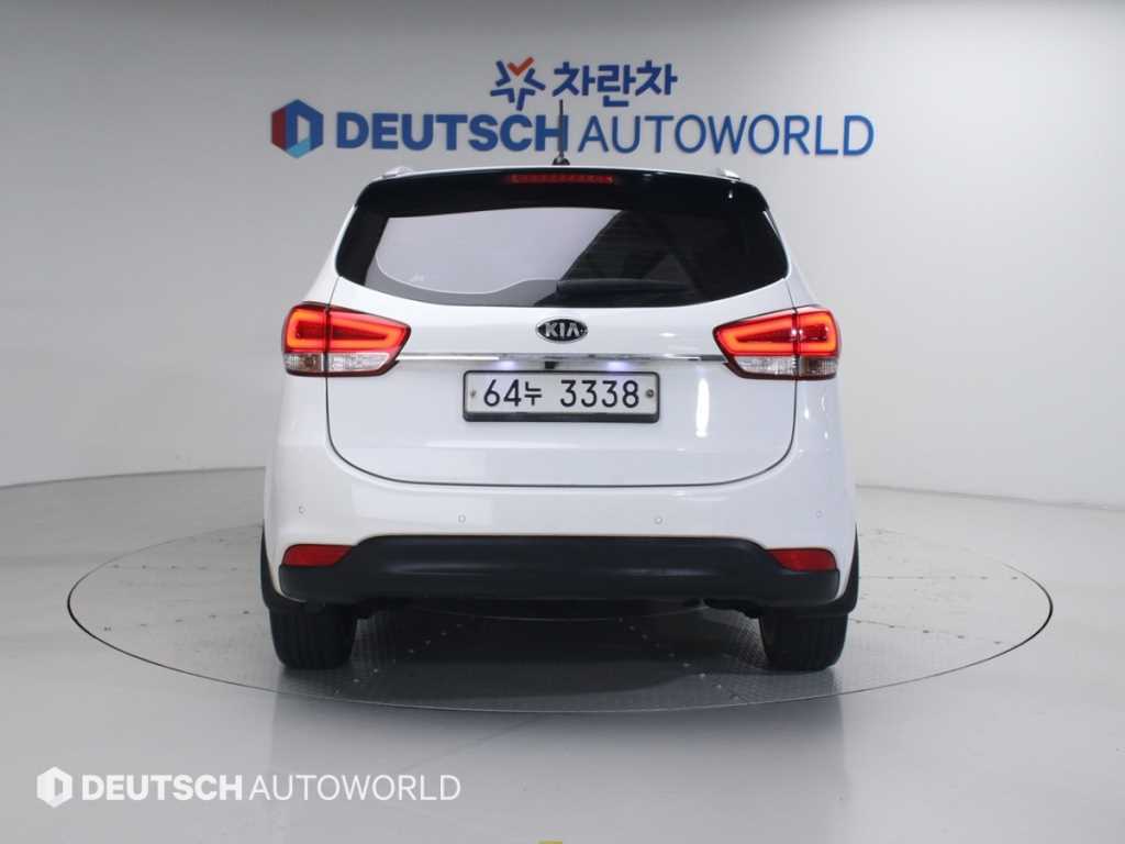 KIA Carens - Vista 4