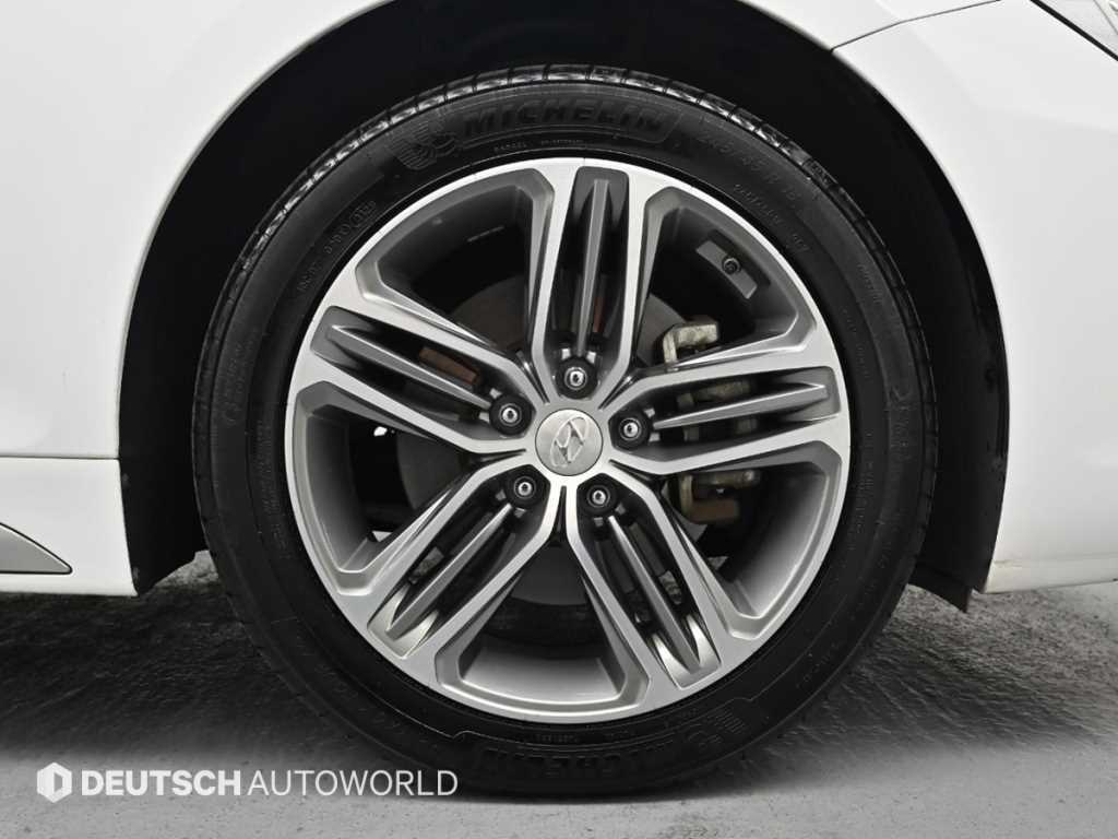 HYUNDAI Grandeur - Vista 5
