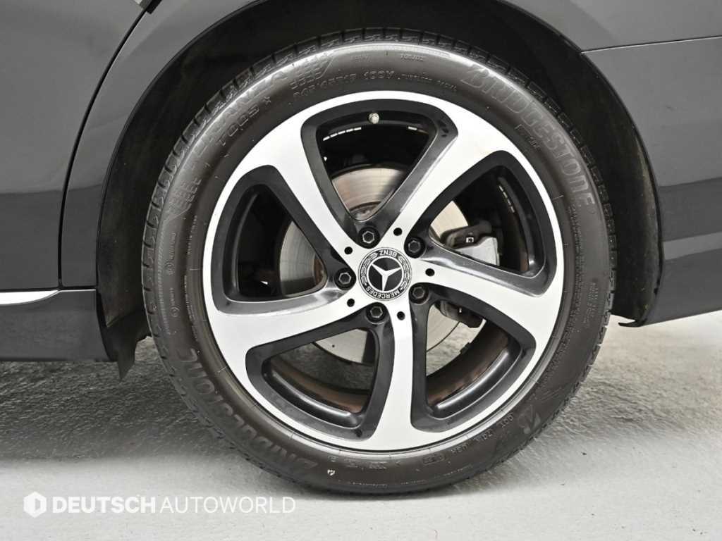 Mercedes Benz E class - Vista 5