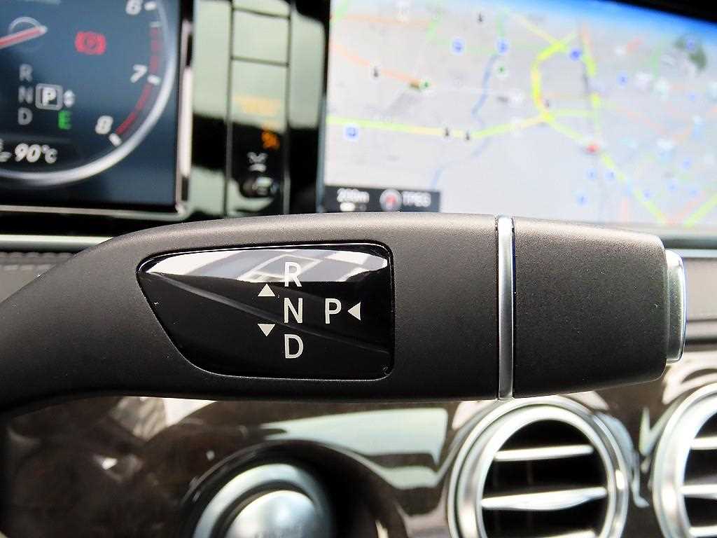 Mercedes Benz S Class - Vista 12