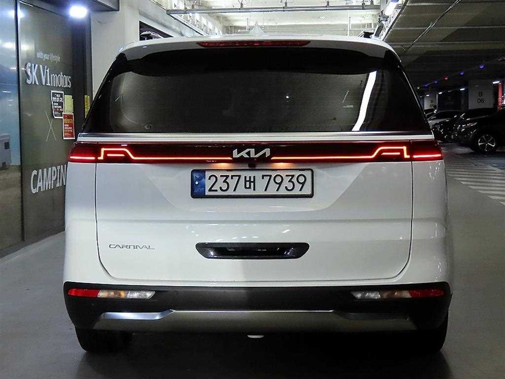 KIA Carnival - Vista 5