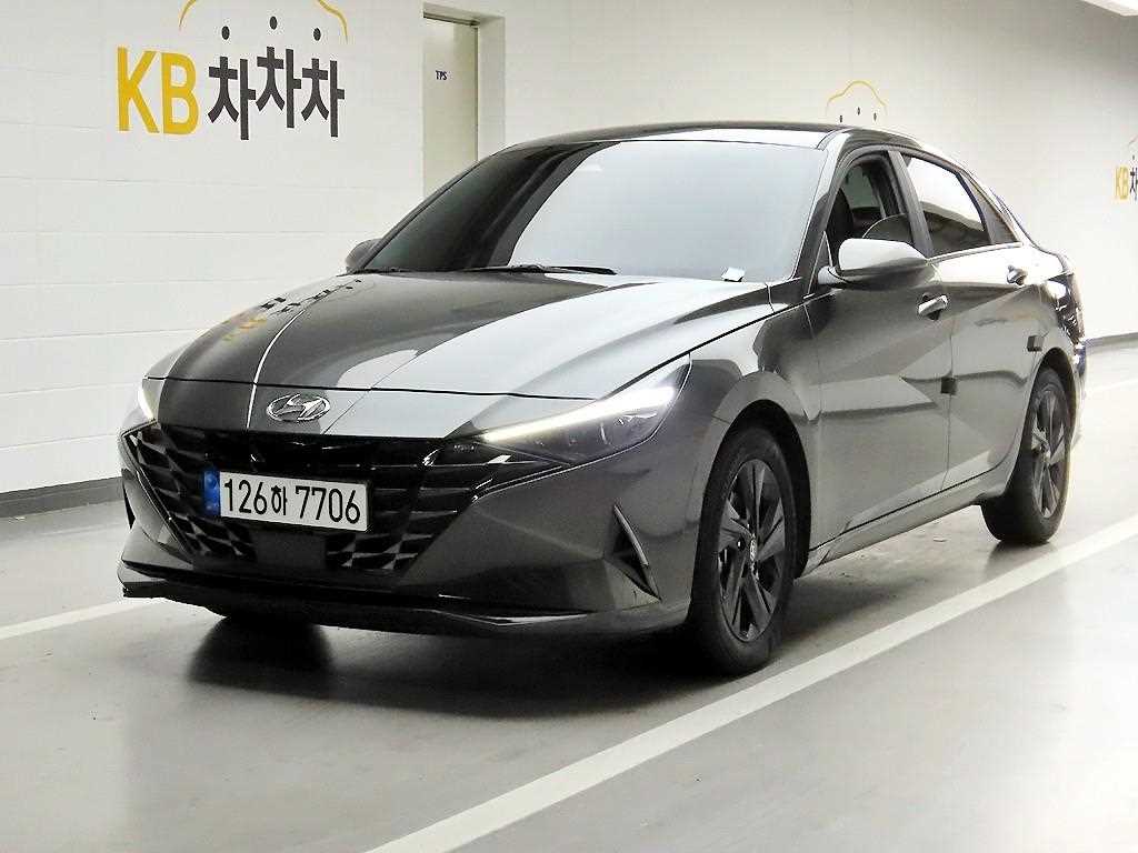 HYUNDAI Avante - Vista 2