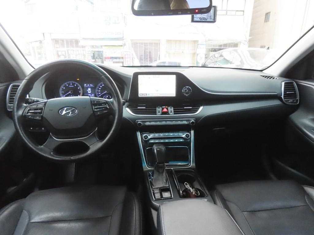 HYUNDAI Grandeur - Vista 7