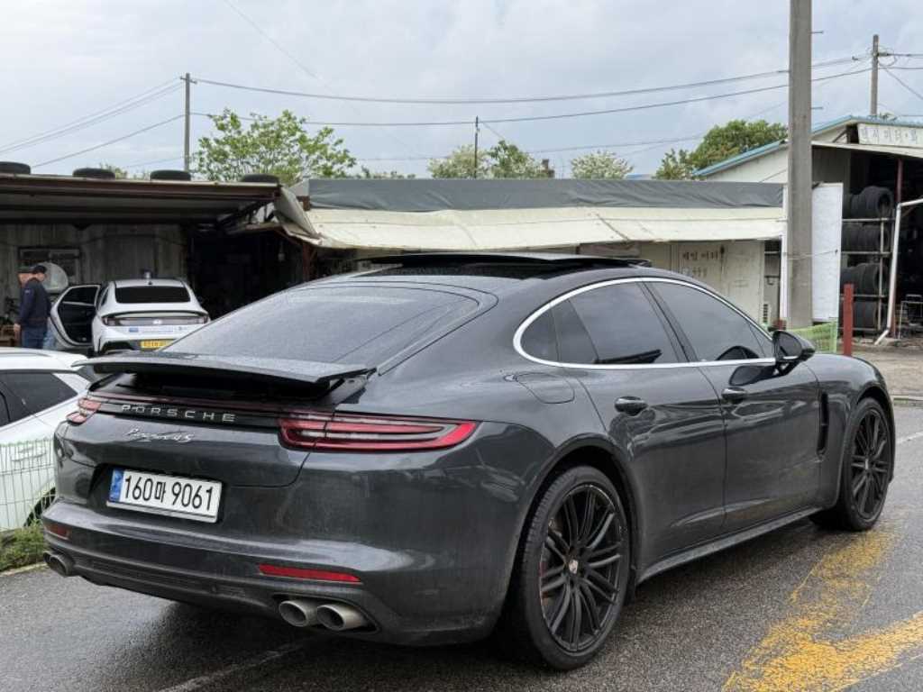 Porsche Panamera - Vista 3