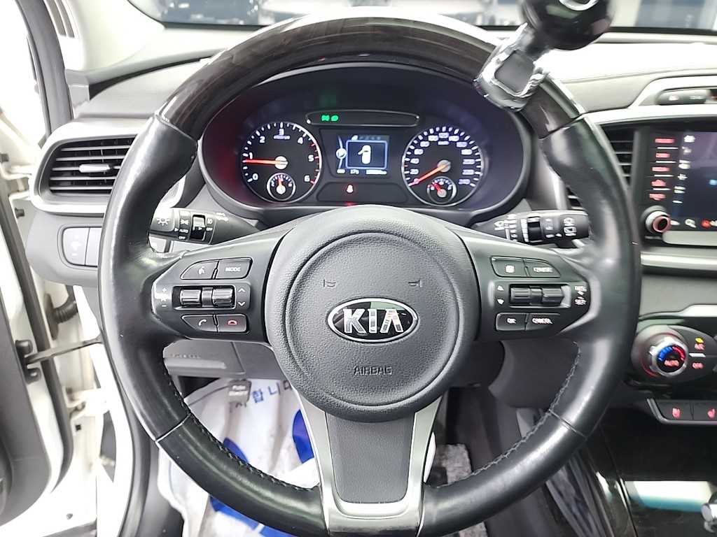 KIA Sorento - Vista 9