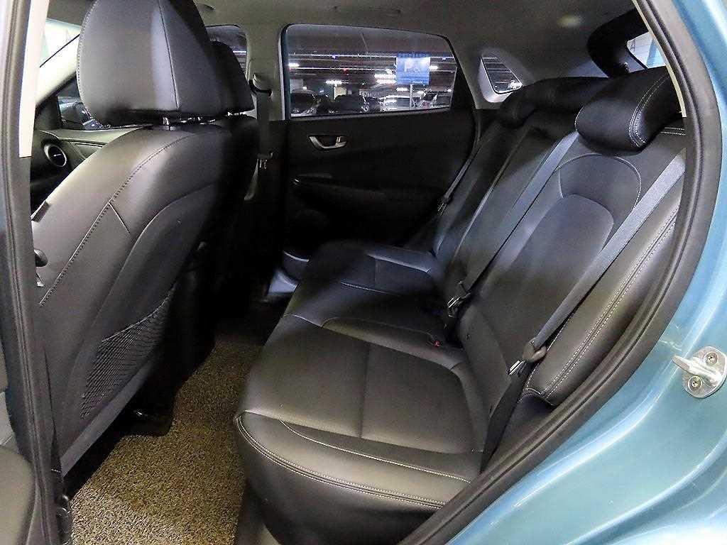 HYUNDAI Kona - Vista 7