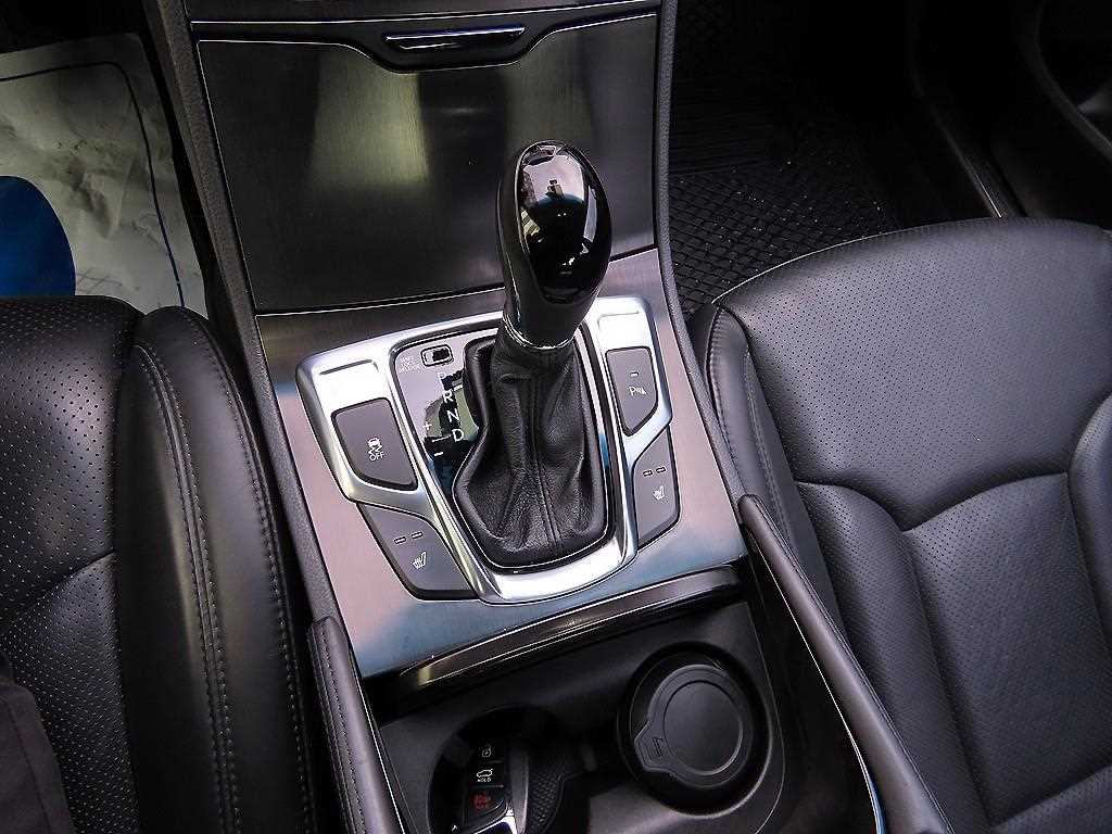 HYUNDAI Grandeur - Vista 10