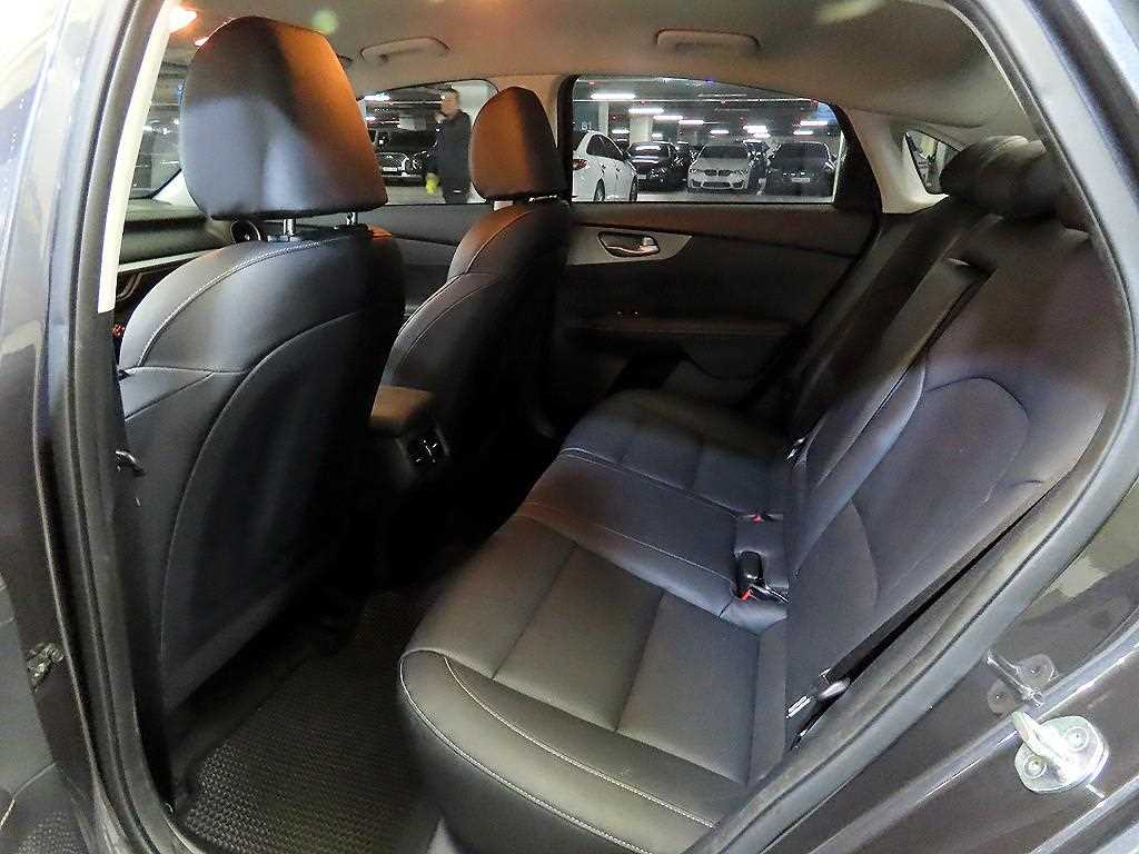 KIA K3 - Vista 7