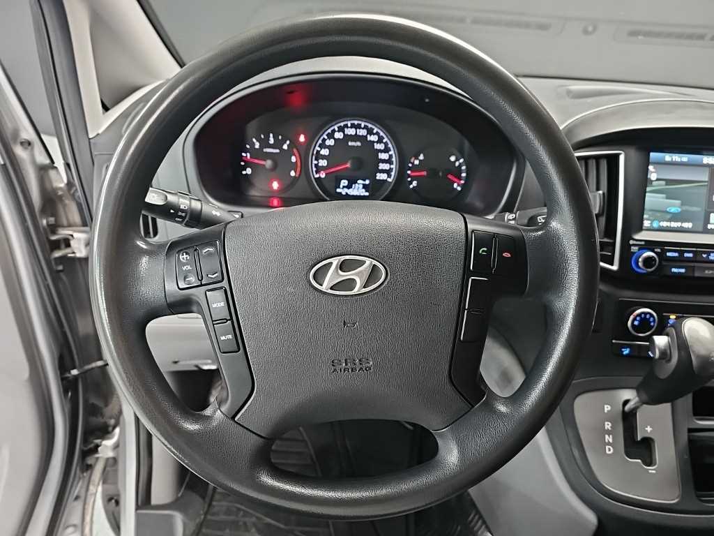 HYUNDAI Starex - Vista 9