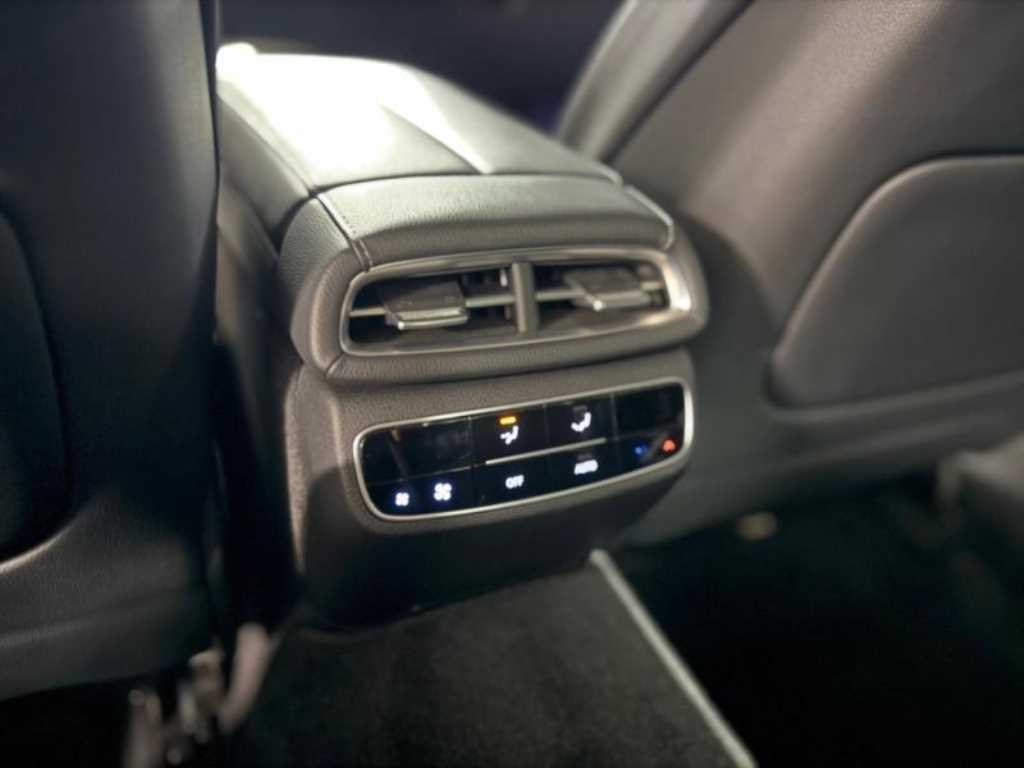 Genesis G80 - Vista 8