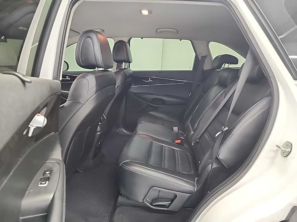 KIA Sorento - Vista 12
